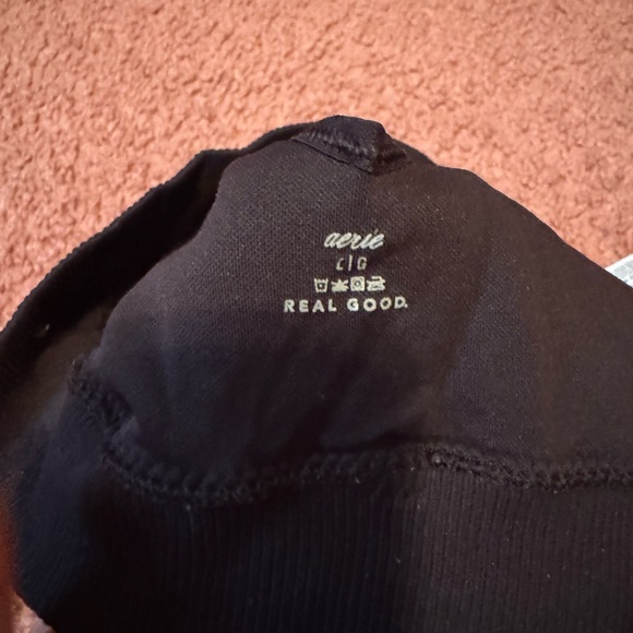 Aerie Black V-Neck Ribbed Crop Top - Picture 3 of 3